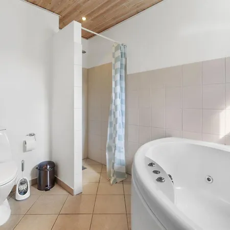 Rea - 5km From The Sea By Interhome Casa vacanze
