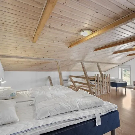 Rea - 5km From The Sea By Interhome Nyaraló *